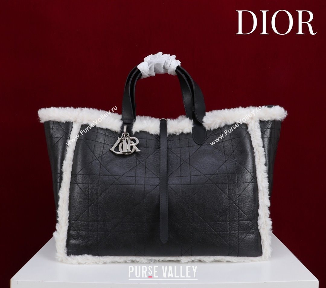 Dior DiorAlps Large Toujours Tote Bag in Black Macrocannage Crinkled Calfskin and White Merino Wool 2025 (XXG-251122039)