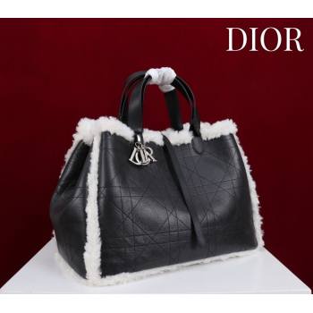 Dior DiorAlps Large Toujours Tote Bag in Black Macrocannage Crinkled Calfskin and White Merino Wool 2025 (XXG-251122039)