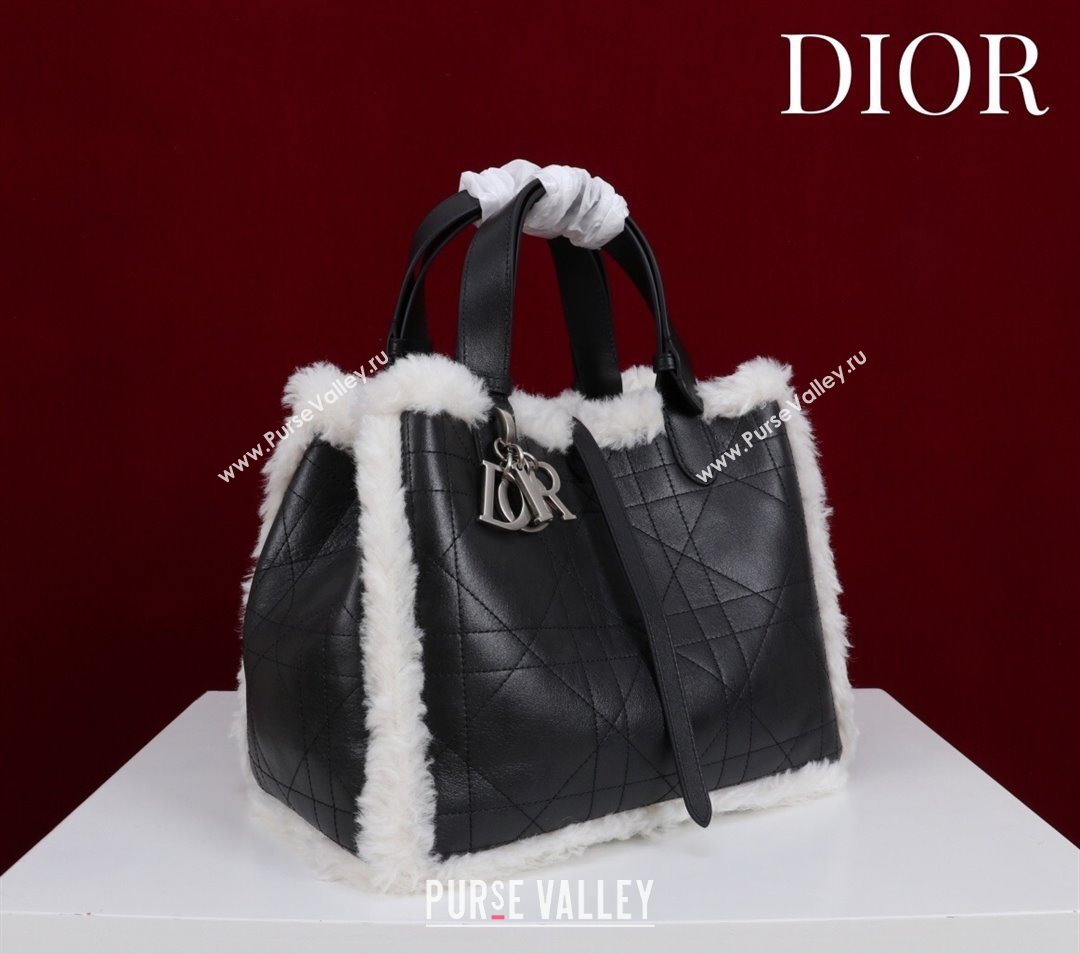 Dior DiorAlps Medium Toujours Tote Bag in Black Macrocannage Crinkled Calfskin and White Merino Wool 2025 (XXG-251122040)