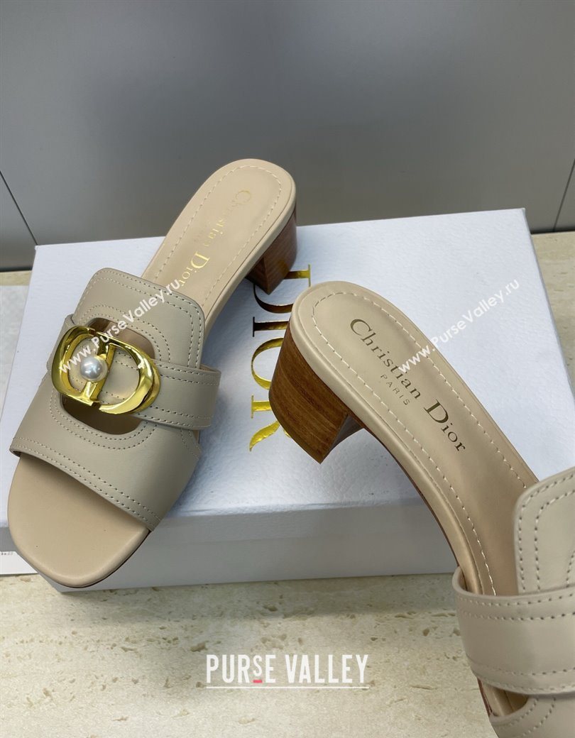 Dior 30 Montaigne Heeled Slides Sandal 4.5cm in Calfskin Leather with Pearl Beige 2025 (JC-251217003)