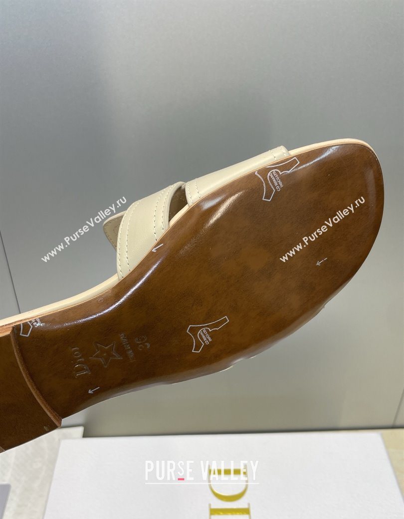 Dior 30 Montaigne Flat Slides Sandal in Calfskin Leather with Pearl Beige 2025 (JC-251217009)