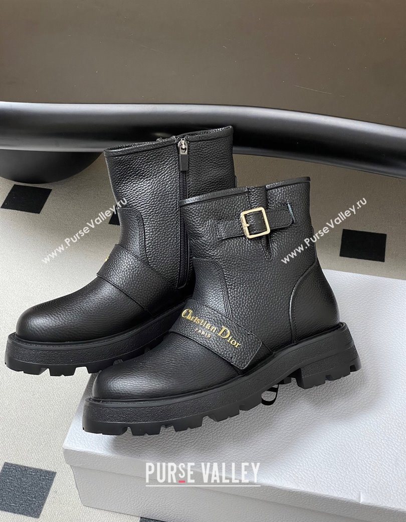 Dior DiorAlps D-Quest Ankle Boots in Grained Calfskin with Logo Buckle Strap Black 2025 DR121609 (MD-251216126)