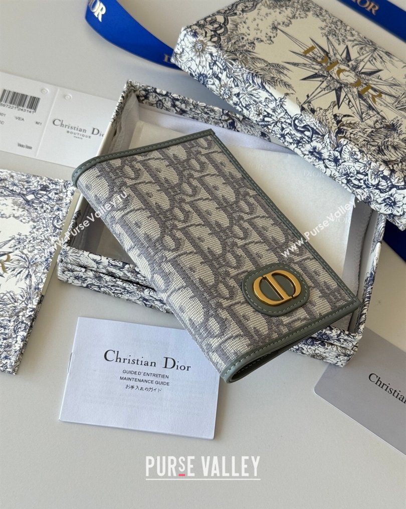 Dior 30 Montaigne Passport Holder in Oblique Jacquard Grey 2026 DR012607 (XXG-260126088)