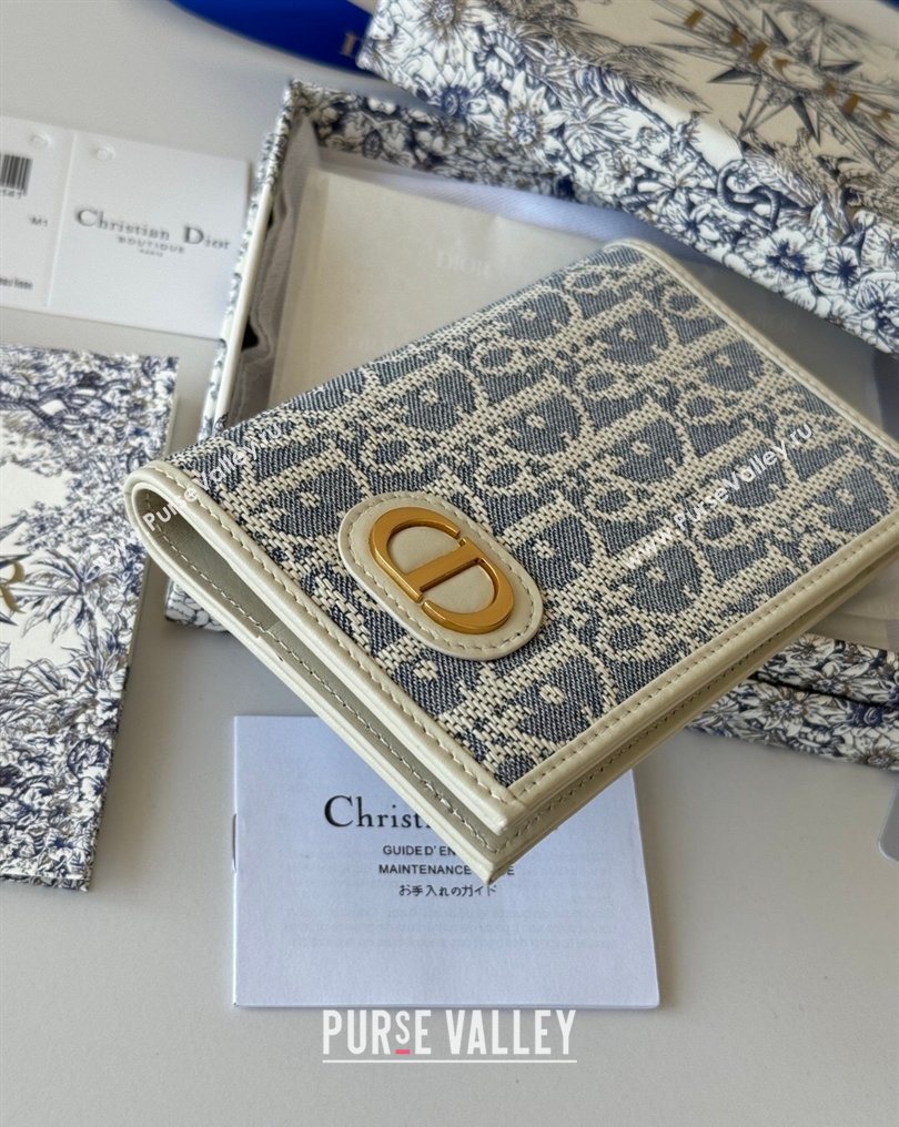 Dior 30 Montaigne Passport Holder in Oblique Jacquard Blue 2026 DR012607 (XXG-260126089)