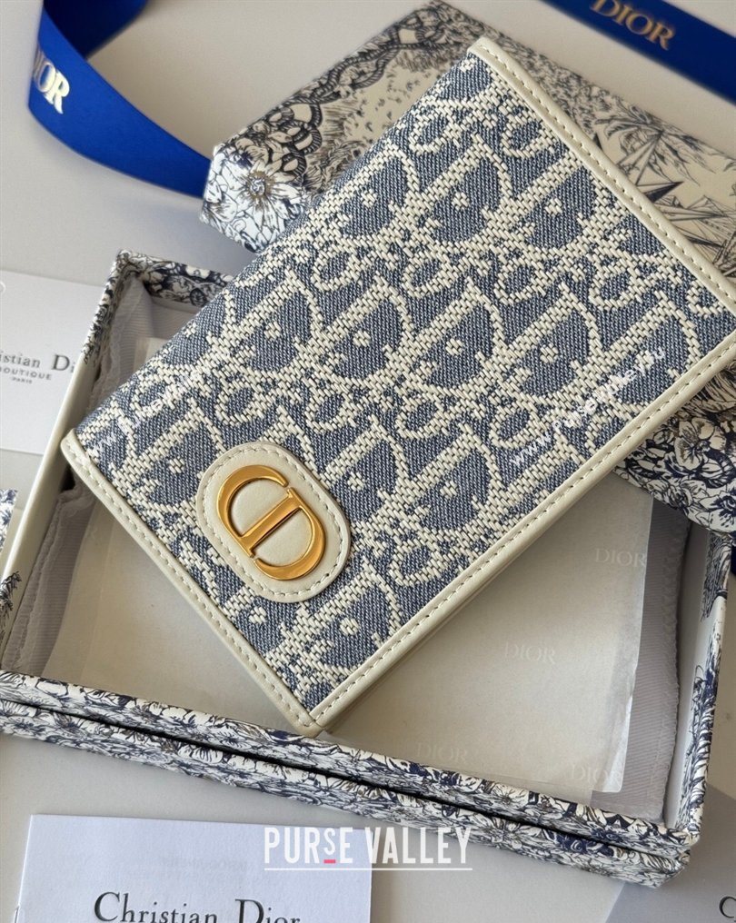Dior 30 Montaigne Passport Holder in Oblique Jacquard Blue 2026 DR012607 (XXG-260126089)