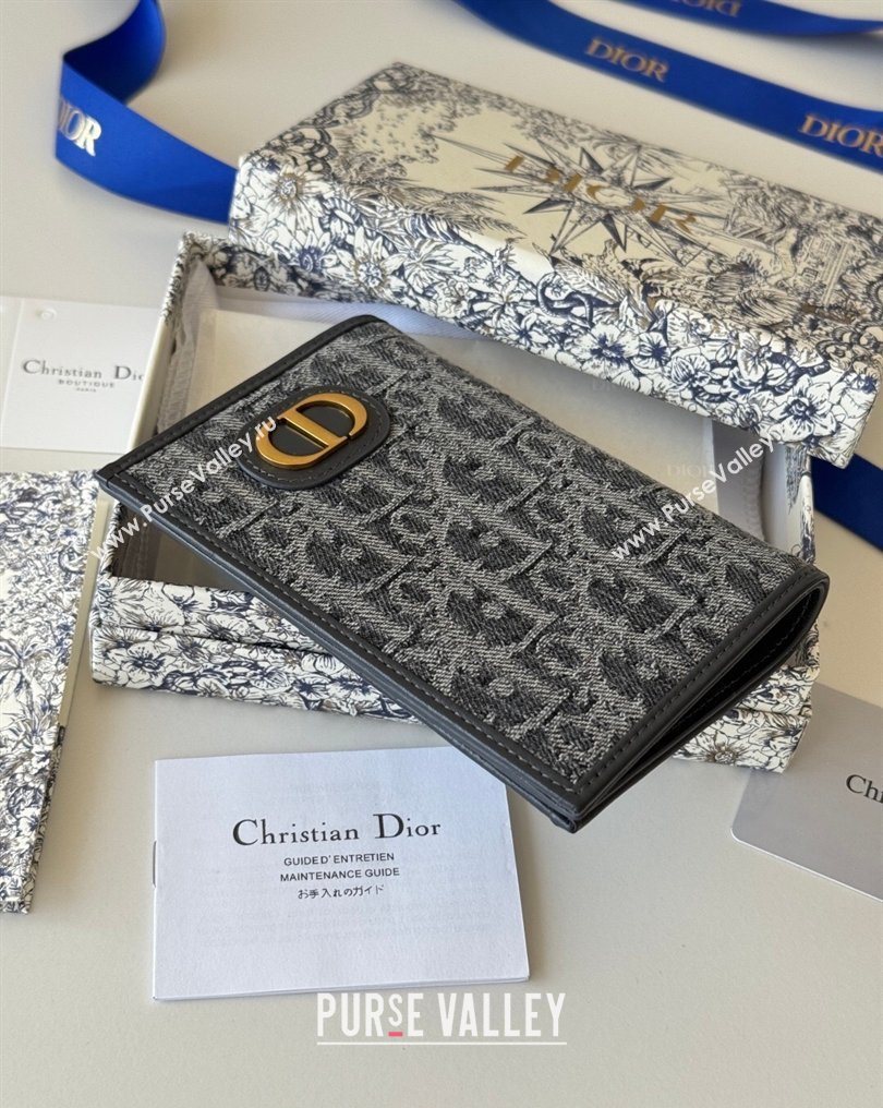 Dior 30 Montaigne Passport Holder in Oblique Jacquard Black 2026 DR012607 (XXG-260126090)