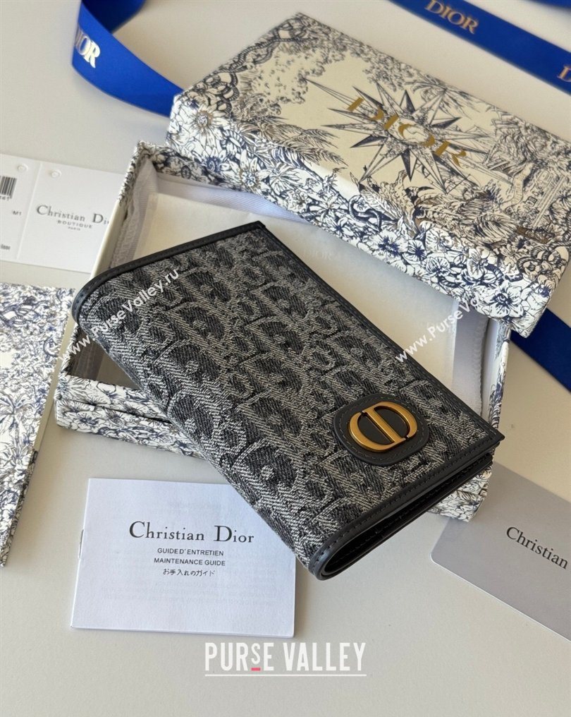 Dior 30 Montaigne Passport Holder in Oblique Jacquard Black 2026 DR012607 (XXG-260126090)