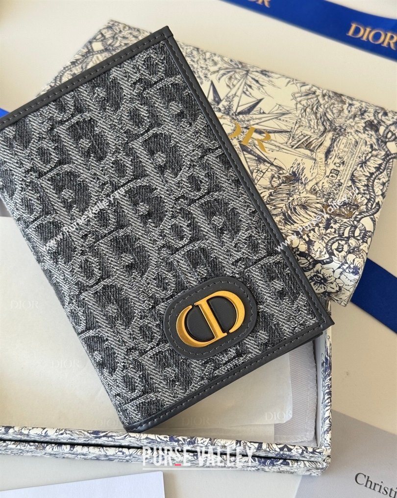 Dior 30 Montaigne Passport Holder in Oblique Jacquard Black 2026 DR012607 (XXG-260126090)