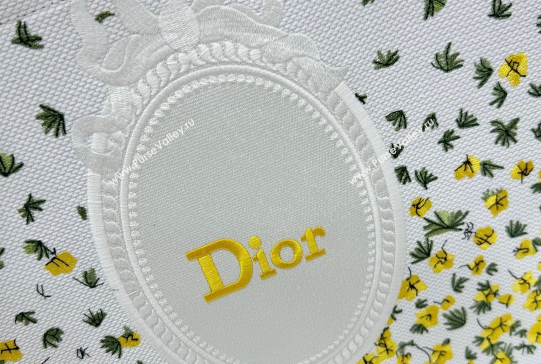 Dior Large Book Tote Bag in Buttercup Embroidery and White Dior Medaillon 2026 8833 (BF-260127052)