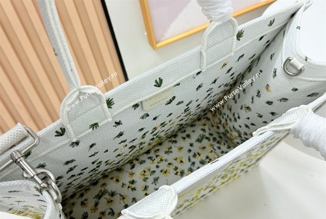 Dior Large Book Tote Bag in Buttercup Embroidery and White Dior Medaillon 2026 8833 (BF-260127052)