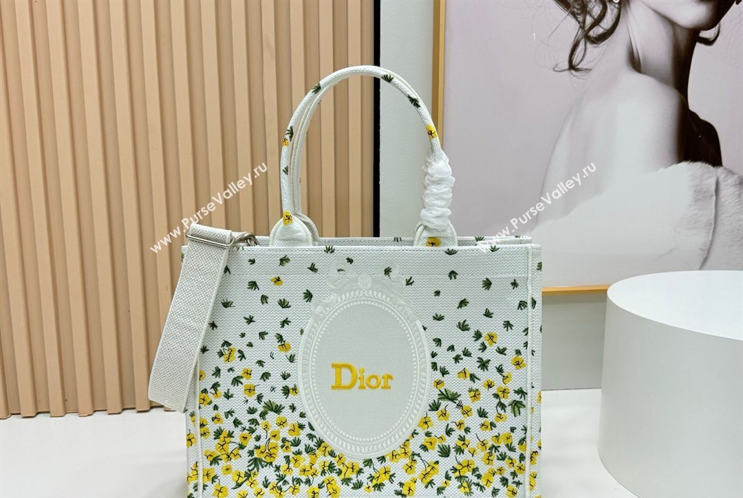 Dior Medium Book Tote Bag in Buttercup Embroidery and White Dior Medaillon 2026 8833 (BF-260127053)