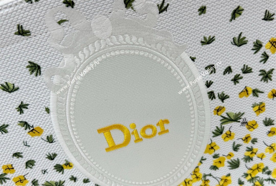Dior Medium Book Tote Bag in Buttercup Embroidery and White Dior Medaillon 2026 8833 (BF-260127053)