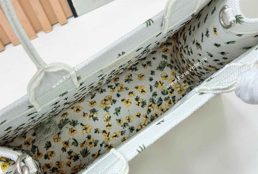 Dior Medium Book Tote Bag in Buttercup Embroidery and White Dior Medaillon 2026 8833 (BF-260127053)