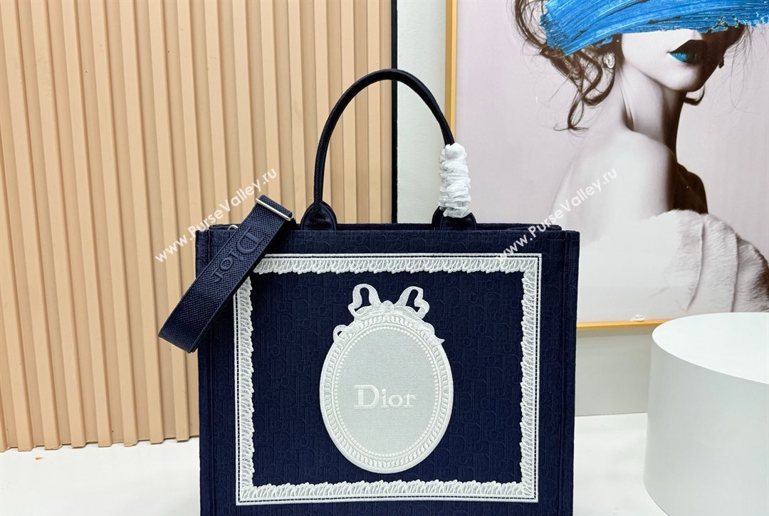 Dior Large Book Tote Bag in Blue Oblique Embroidery with White Lace and Dior Medaillon 2026 8833 (BF-260127055)