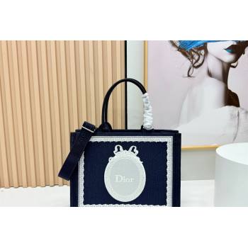 Dior Medium Book Tote Bag in Blue Oblique Embroidery with White Lace and Dior Medaillon 2026 8833 (BF-260127056)