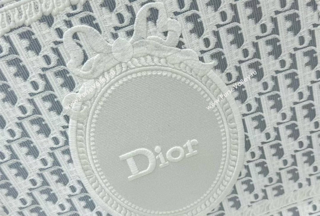 Dior Large Book Tote Bag in Grey Oblique Embroidery with White Lace and Dior M茅daillon 2026 8835 (BF-260127058)
