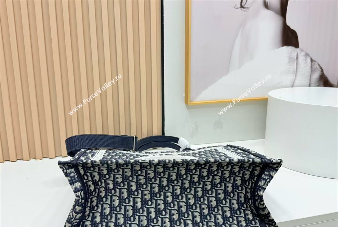 Dior Large Book Tote Bag in Blue Oblique Embroidery with White Lace and Dior Medaillon 2026 8835 (BF-260127064)