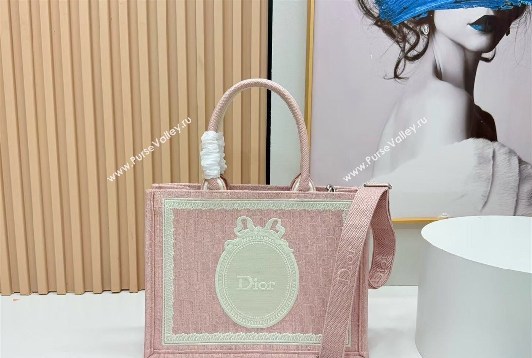Dior Medium Book Tote Bag in Pink Oblique Embroidery with White Lace and Dior Medaillon 2026 8835 (BF-260127068)