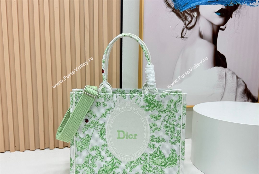 Dior Medium Book Tote Bag in Green Multicolor Toile de Jouy Clover Embroidery and White Dior Medaillon 2026 8834 (BF-260127024)
