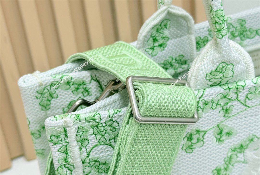 Dior Medium Book Tote Bag in Green Multicolor Toile de Jouy Clover Embroidery and White Dior Medaillon 2026 8834 (BF-260127024)