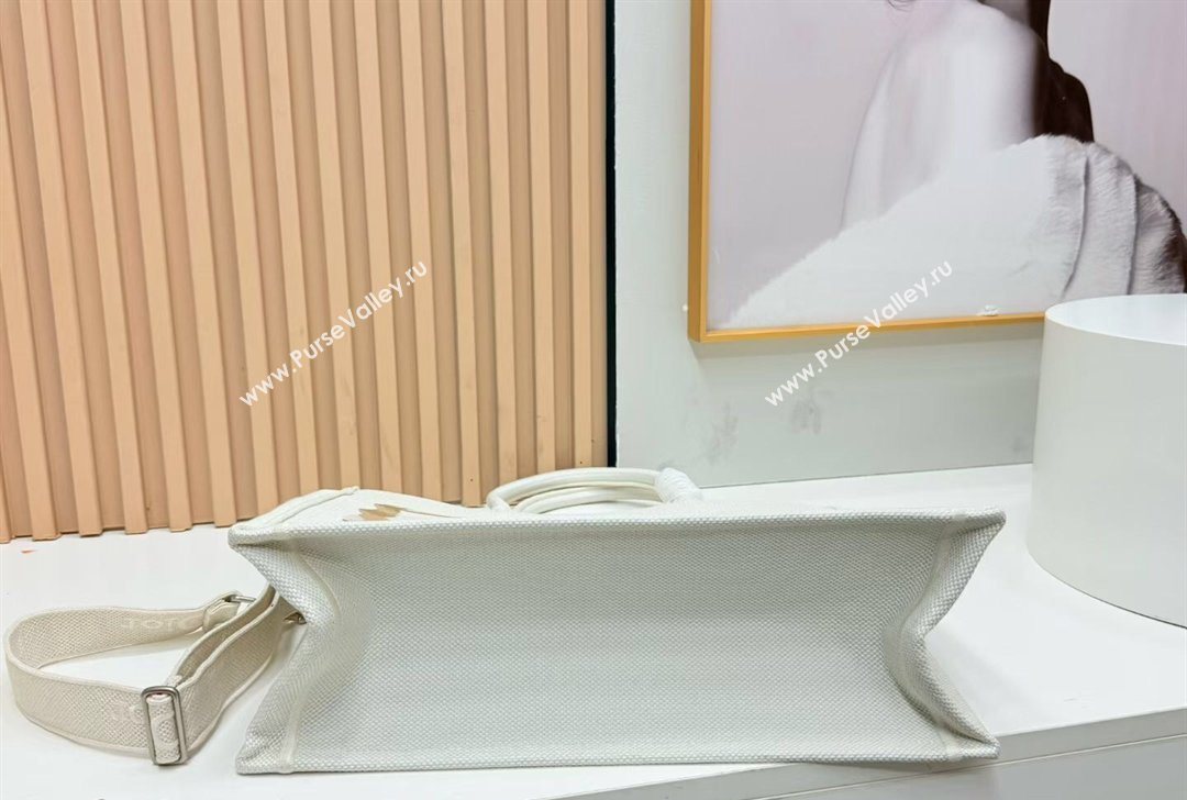 Dior Large Book Tote Bag in Yellow and Red Book Cover Embroidery 2026 8834 (BF-260127043)