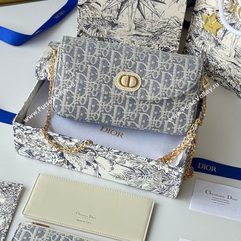Dior 30 Montaigne Pouch with Chain Mini Bag in Blue Oblique Chambray Embroidery 2026 S4306 (XXG-260127018)