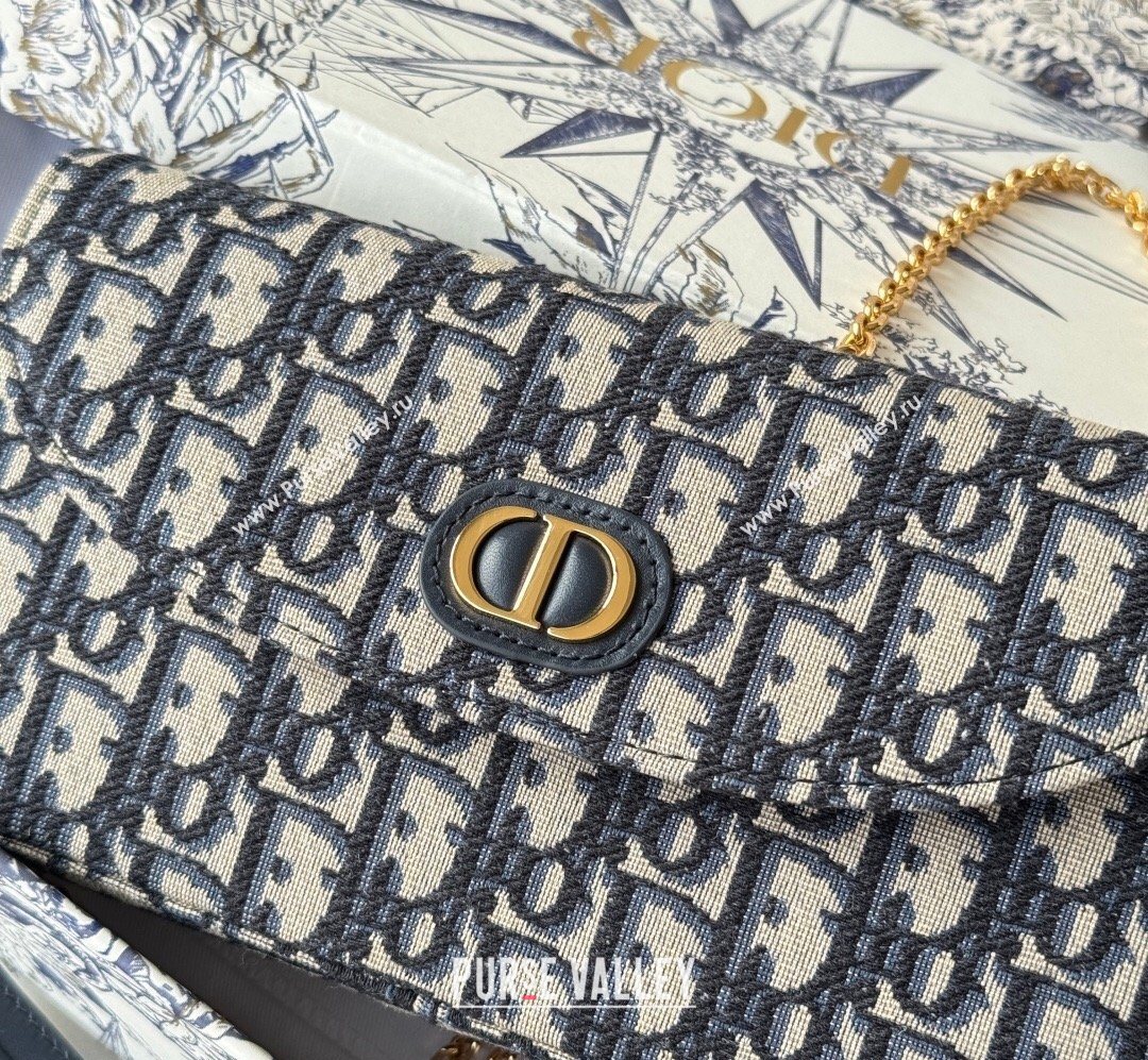 Dior 30 Montaigne Pouch with Chain Mini Bag in Oblique Jacquard Blue 2026 S4306 (XXG-260127020)