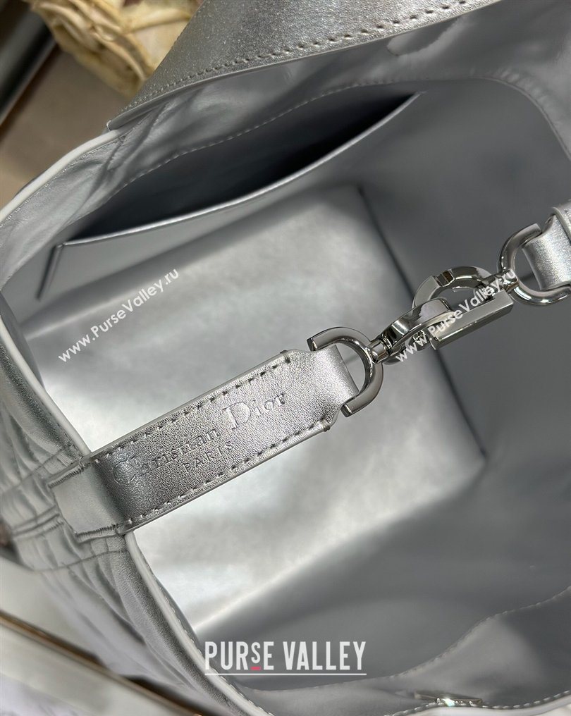 Dior Medium Toujours Vertical Tote Bag in Macrocannage Calfskin Silver-Tone 2026 2836 (XXG-260126092)