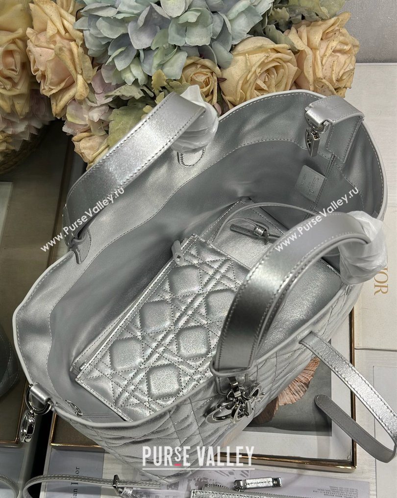 Dior Medium Toujours Tote bag in Macrocannage Calfskin Leather Silver-Tone 2026 (XXG-260126098)