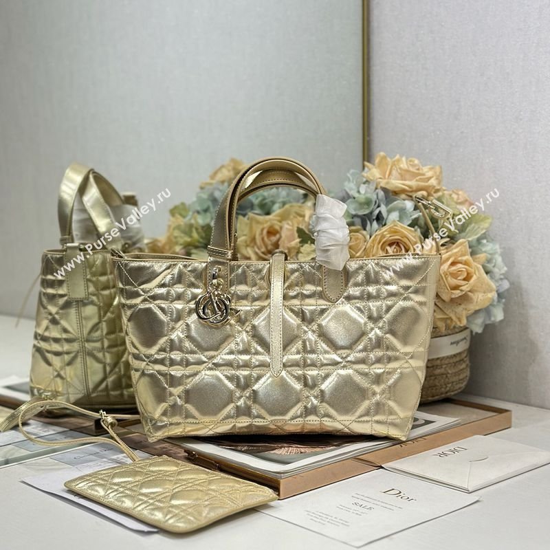 Dior Medium Toujours Tote bag in Macrocannage Calfskin Leather Gold-Tone 2026 (XXG-260126099)