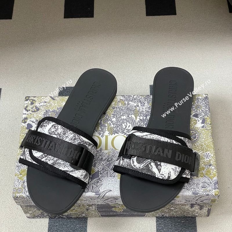 Dior Dio(r)evolution Flat Slides Sandal in Technical Fabric with Strap Black/White 2 2026 (MD-260302095)