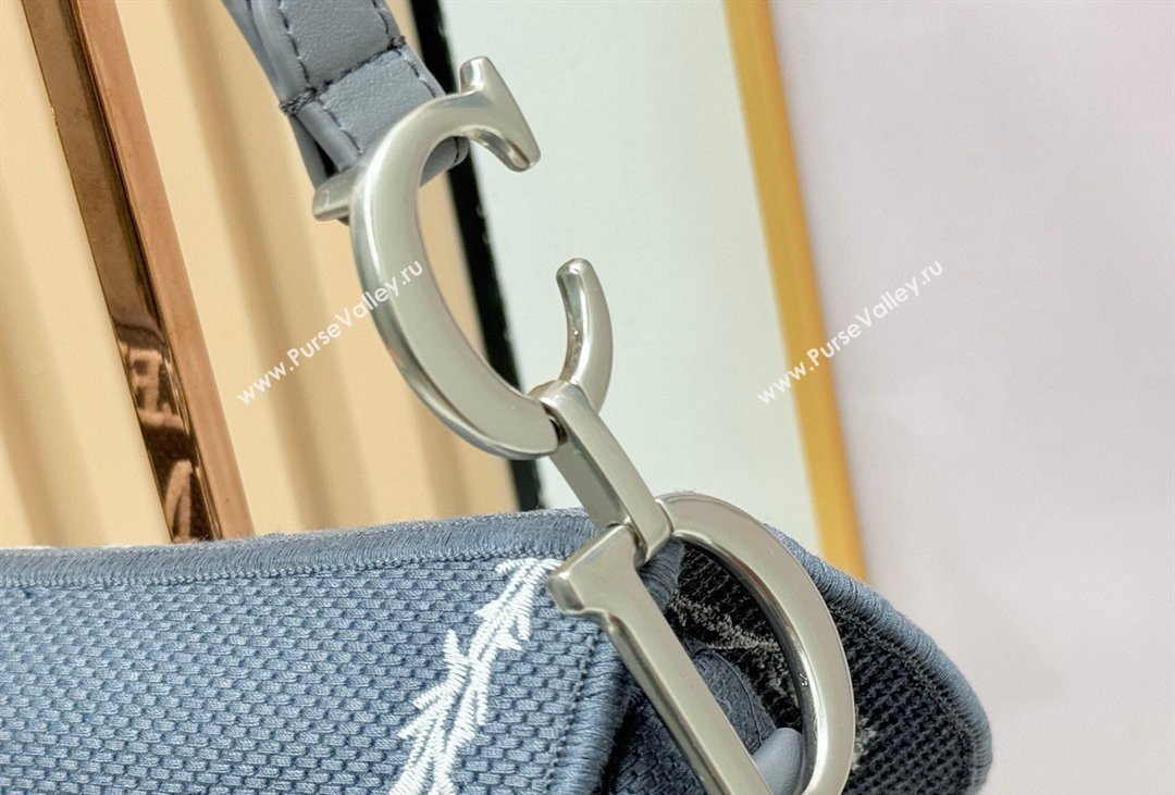 Dior Medium Saddle Bag with Strap in Blue and White Book Cover Embroidery 2026 D9930 (XXG-260408109)