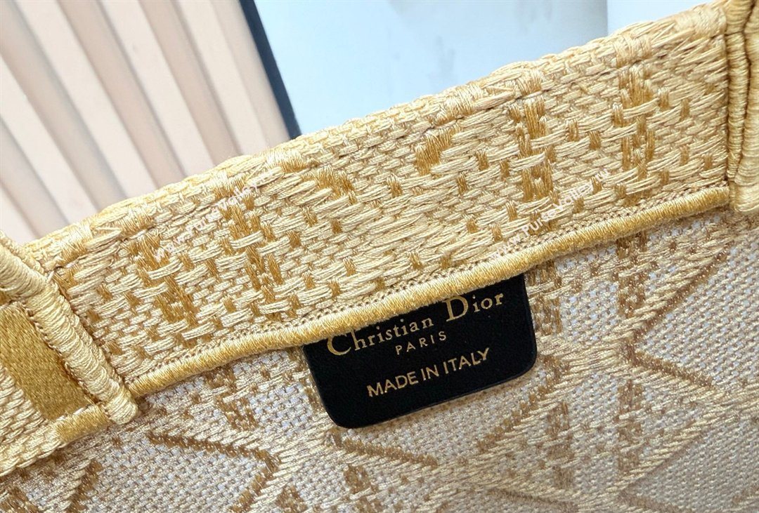 Dior Mens Medium Book Tote Bag in Cannage Embroidery and Bees Gold-Tone 2026 8833 (BF-260408117)