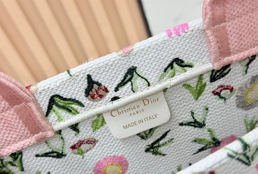 Dior Medium Book Tote Bag in White Multicolor Daisy Garden Embroidery with Dior Medaillon 2026 8834 (BF-260408123)