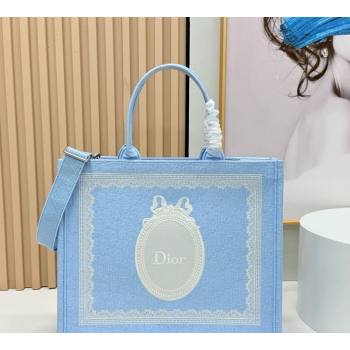 Dior Mens Large Book Tote Bag in Celeste Blue Dior Oblique Embroidery with White Lace and Dior Medaillon 2026 8833 (BF-260408125