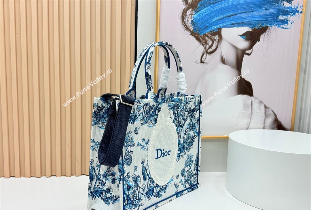 Dior Mens Large Book Tote Bag in Blue Toile de Jouy Floral Garden Embroidery and White Dior Medaillon 2026 8833 (BF-260408128)