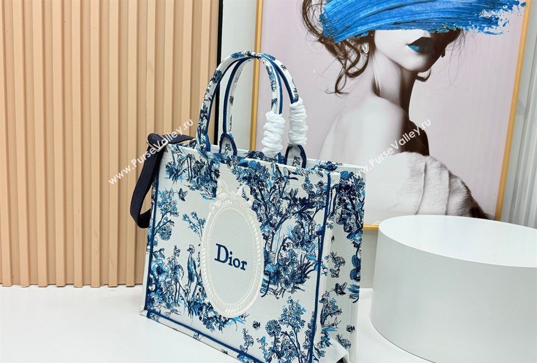Dior Mens Large Book Tote Bag in Blue Toile de Jouy Floral Garden Embroidery and White Dior Medaillon 2026 8833 (BF-260408128)