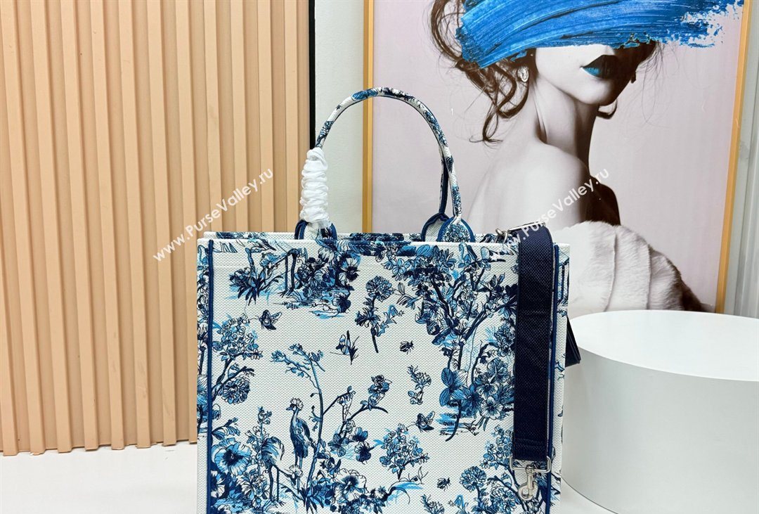 Dior Mens Large Book Tote Bag in Blue Toile de Jouy Floral Garden Embroidery and White Dior Medaillon 2026 8833 (BF-260408128)