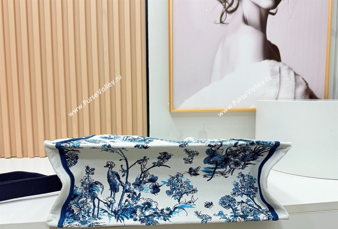 Dior Mens Large Book Tote Bag in Blue Toile de Jouy Floral Garden Embroidery and White Dior Medaillon 2026 8833 (BF-260408128)