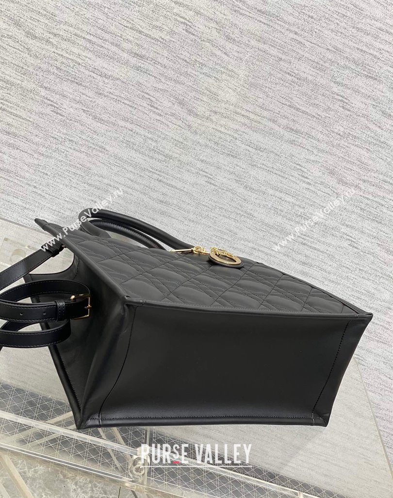 Dior Medium Book Tote Bag in Macrocannage Calfskin Black 2024 (XXG-240523017)