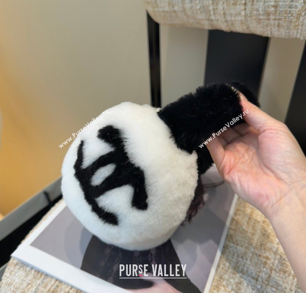 Chanel Earmuff White/Black 2026 CH010502 (XMN-260105014)