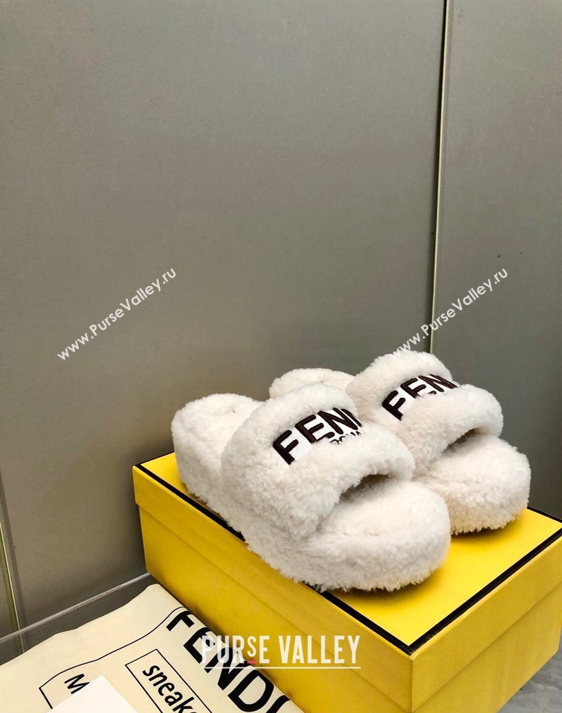 Fendi Sunshine Wedge Slides Sandal 6cm in Shearling White 2024 0930 (MD-240930125)