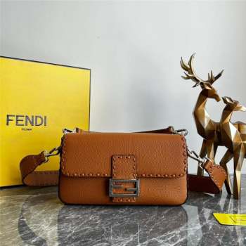 Fendi Baguette Medium Bag in Grained Calfskin with oversize topstitching Brown 2023 (AF-231021067)