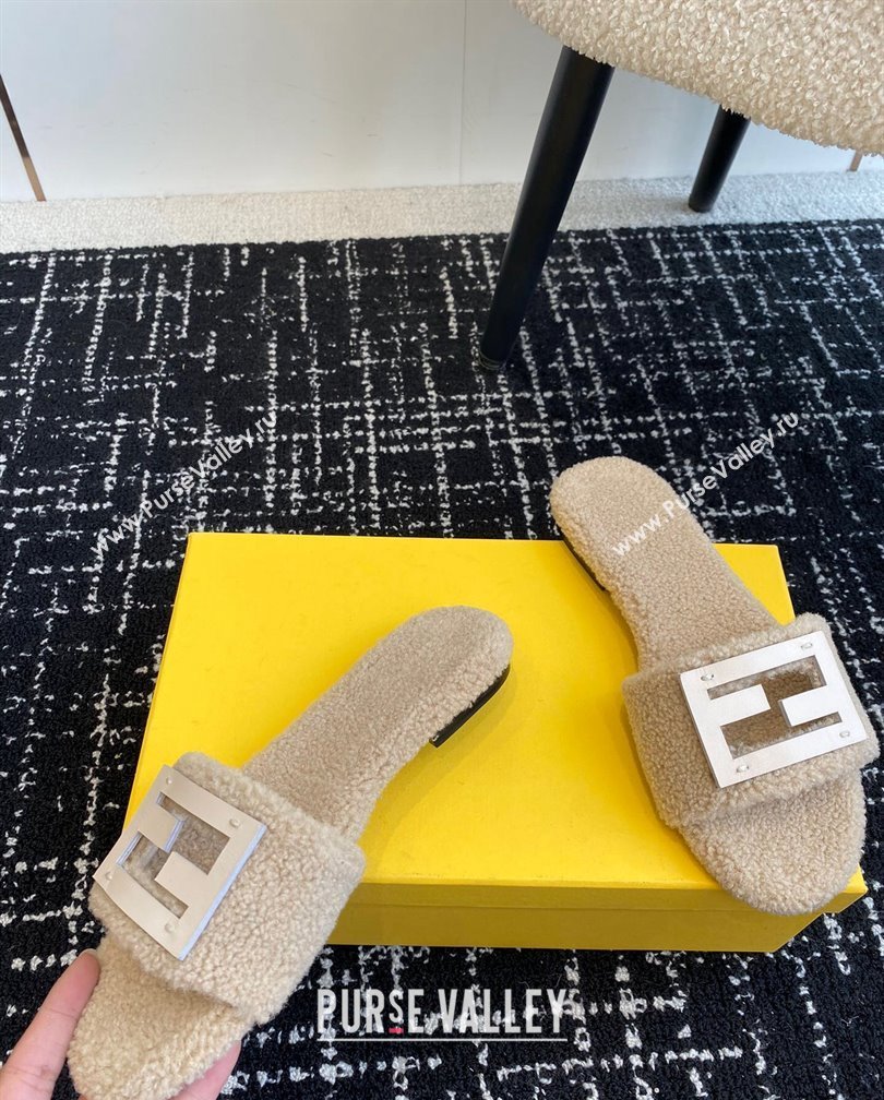 Fendi Baguette Flat Slides Sandal in Wool Shearling Beige 2024 1112 (KL-241112105)