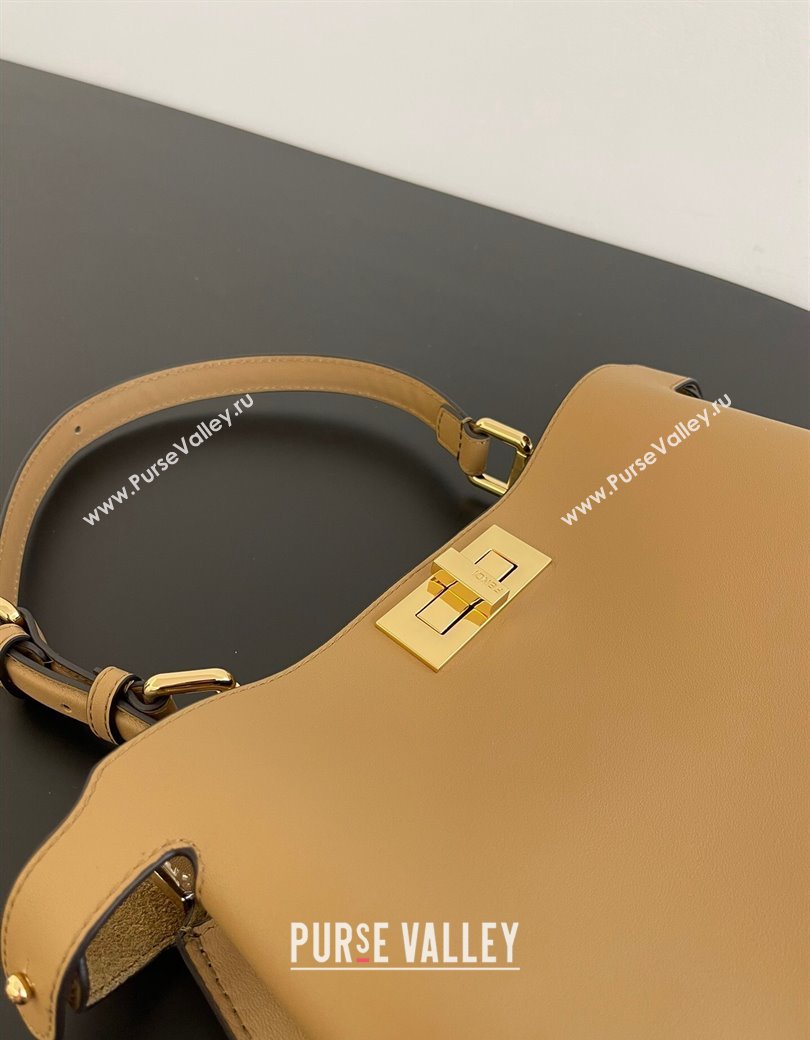 Fendi Peekaboo Soft Medium Bag in Cappuccino-coloured Leather Bag Beige 2024 70202 (AFEI-241212090)