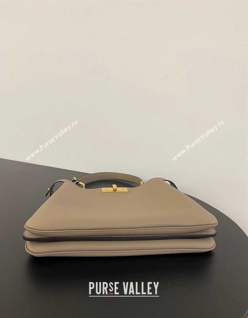 Fendi Peekaboo Soft Medium Bag in Cappuccino-coloured Leather Bag Grey 2024 70202 (AFEI-241212091)