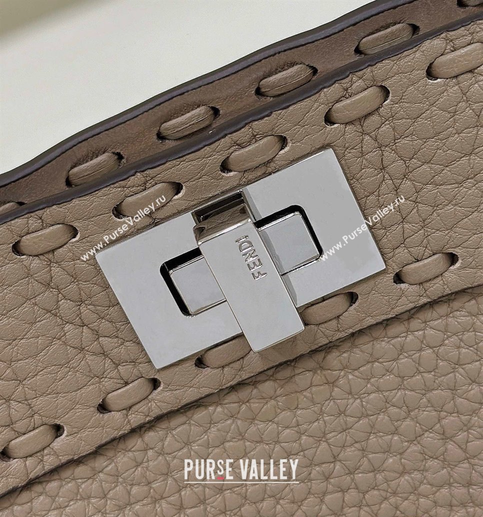 Fendi Peekaboo ISeeU Petite Bag in Grained Leather with Oversized topstitching Dove Grey 2025 80133 top (CL-250210005)