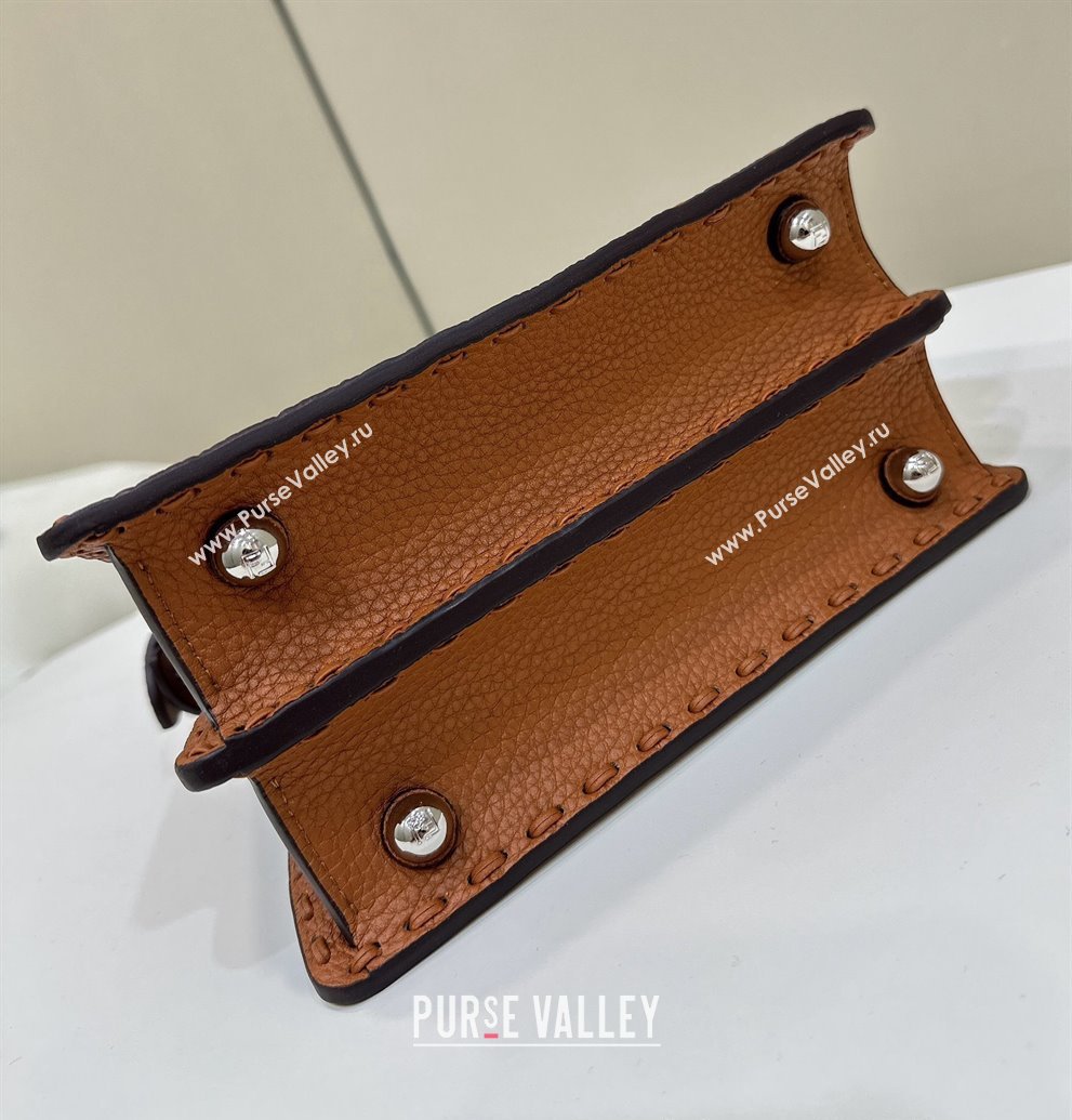 Fendi Peekaboo ISeeU Petite Bag in Grained Leather with Oversized topstitching Caramel Brown 2025 80133 top (CL-250210006)
