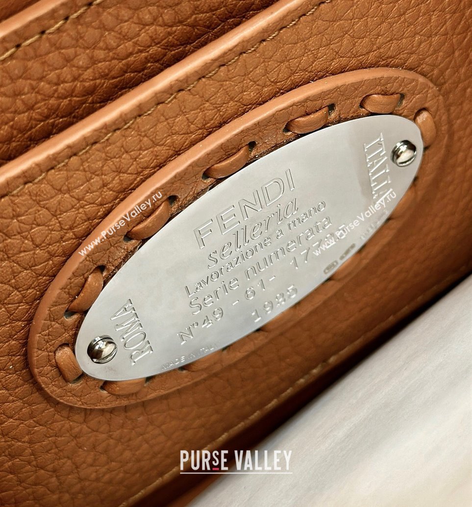 Fendi Peekaboo ISeeU Petite Bag in Grained Leather with Oversized topstitching Caramel Brown 2025 80133 top (CL-250210006)