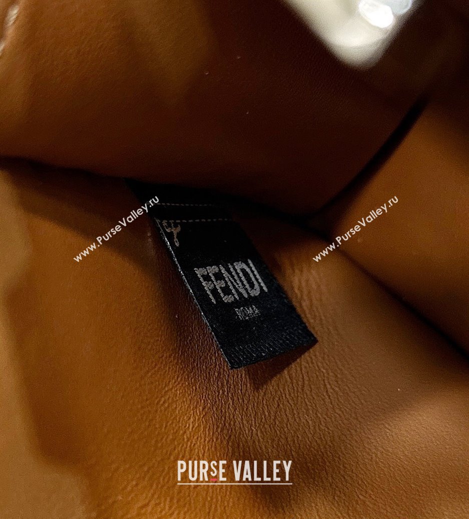 Fendi Peekaboo ISeeU Petite Bag in Grained Leather with Oversized topstitching Caramel Brown 2025 80133 top (CL-250210006)